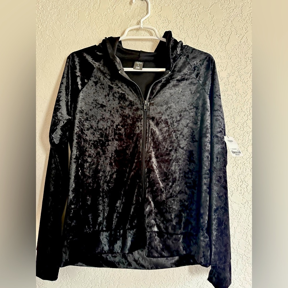 “NWT” Light Velvet Black hooded jacket, Medium size.